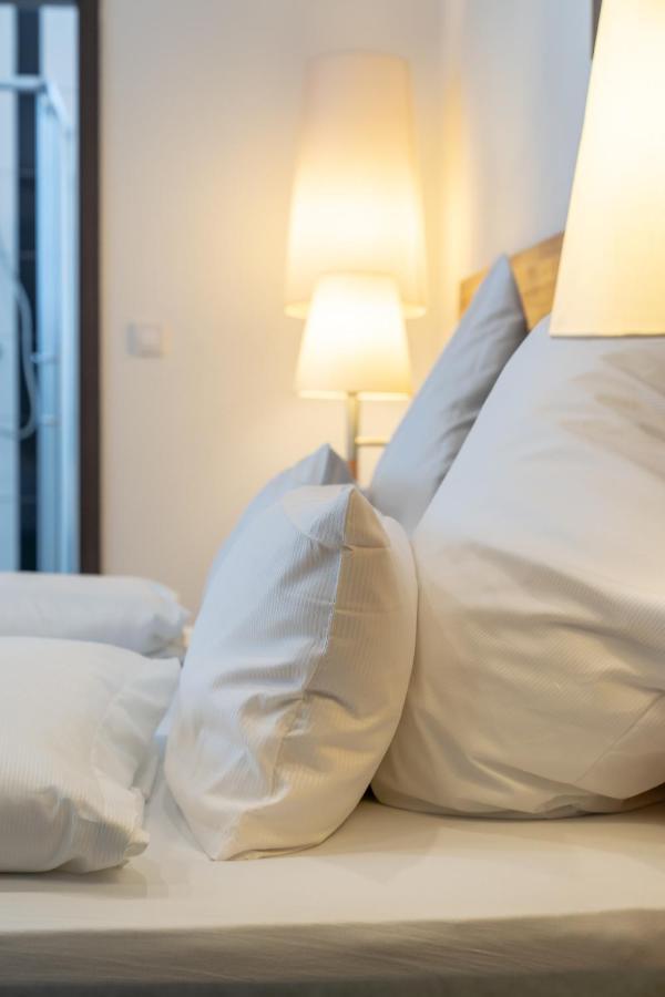 Hotel In Laisen Reutlingen Bagian luar foto
