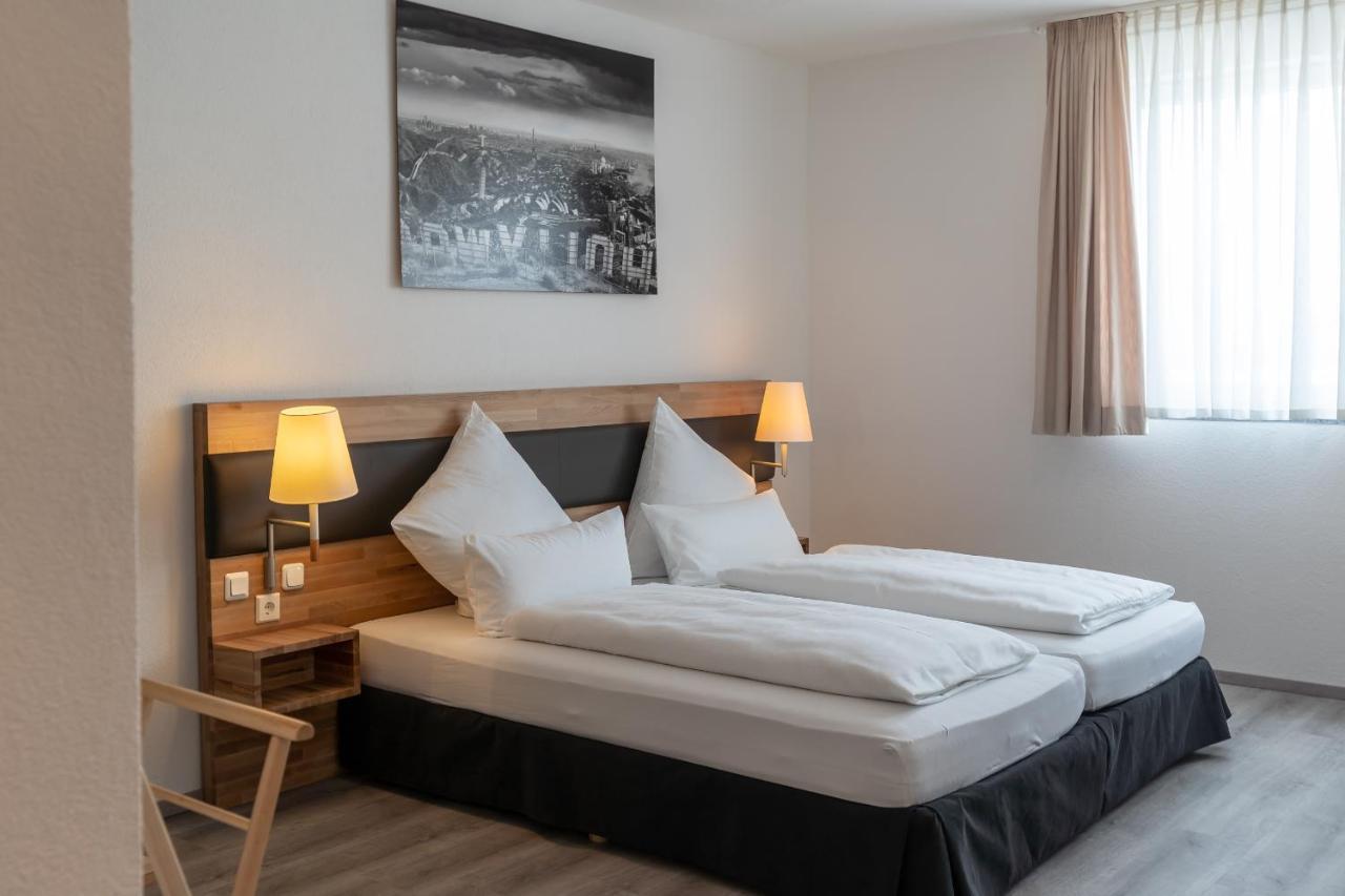 Hotel In Laisen Reutlingen Bagian luar foto