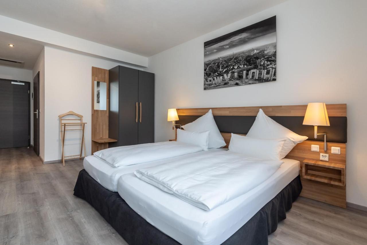 Hotel In Laisen Reutlingen Bagian luar foto