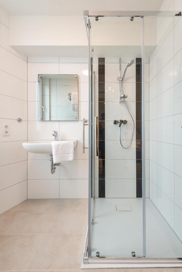 Hotel In Laisen Reutlingen Bagian luar foto
