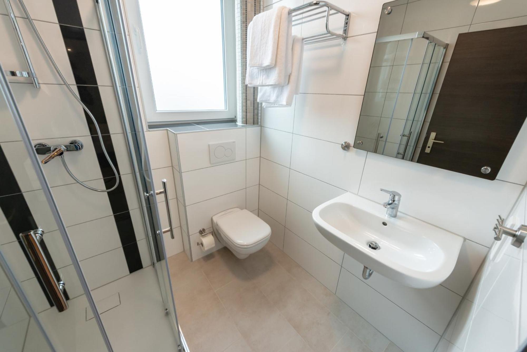 Hotel In Laisen Reutlingen Ruang foto