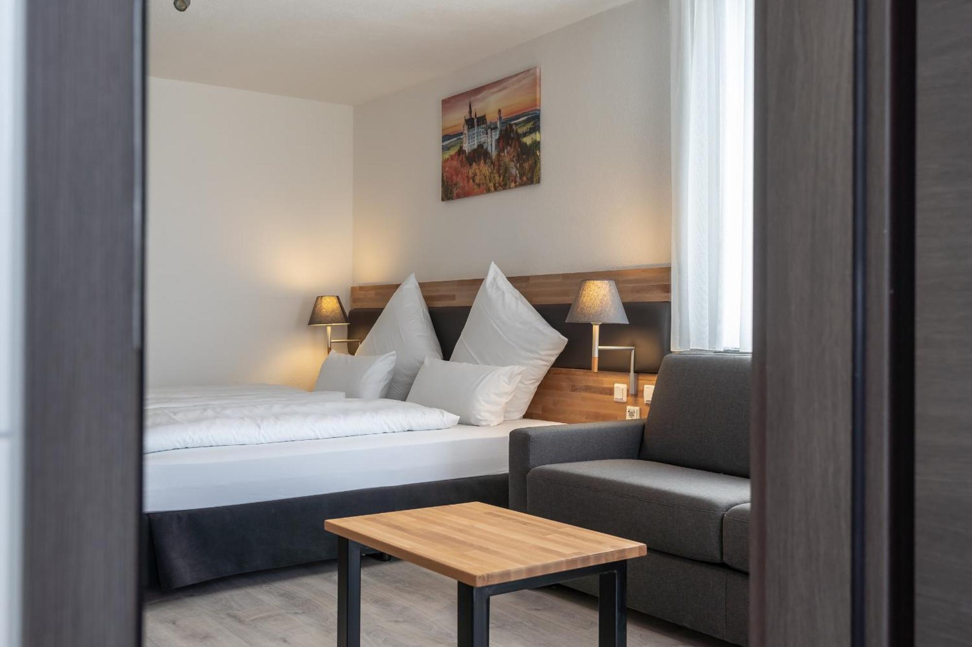 Hotel In Laisen Reutlingen Ruang foto